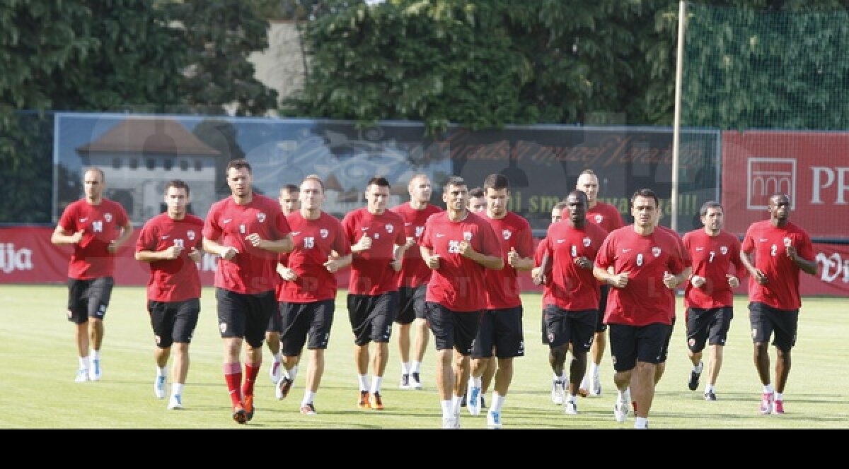 Dinamo s-a antrenat în Croaţia pentru returul cu Varazdin. Alexe a surprins cu noul său look