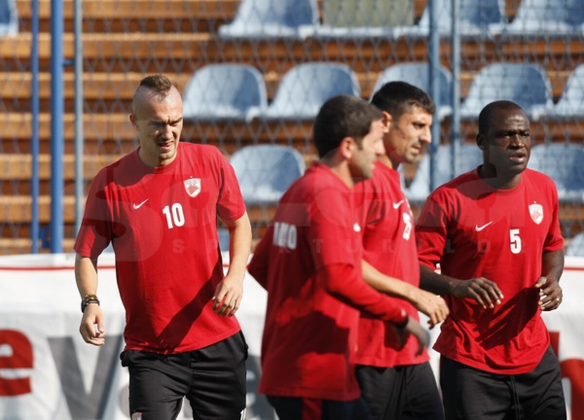 Dinamo s-a antrenat în Croaţia pentru returul cu Varazdin. Alexe a surprins cu noul său look