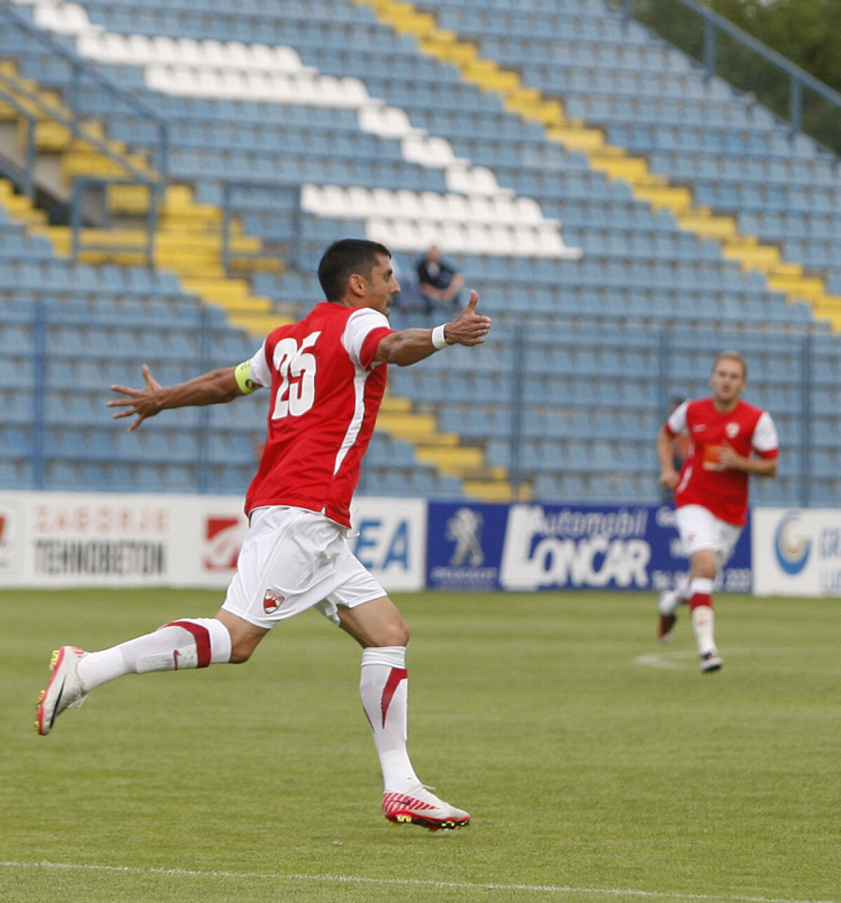 Varazdin - Dinamo 1-2 ('14 Golubar / '7 Dănciulescu, '26 C. Munteanu) "Cîinii" merg în play-off-ul EL