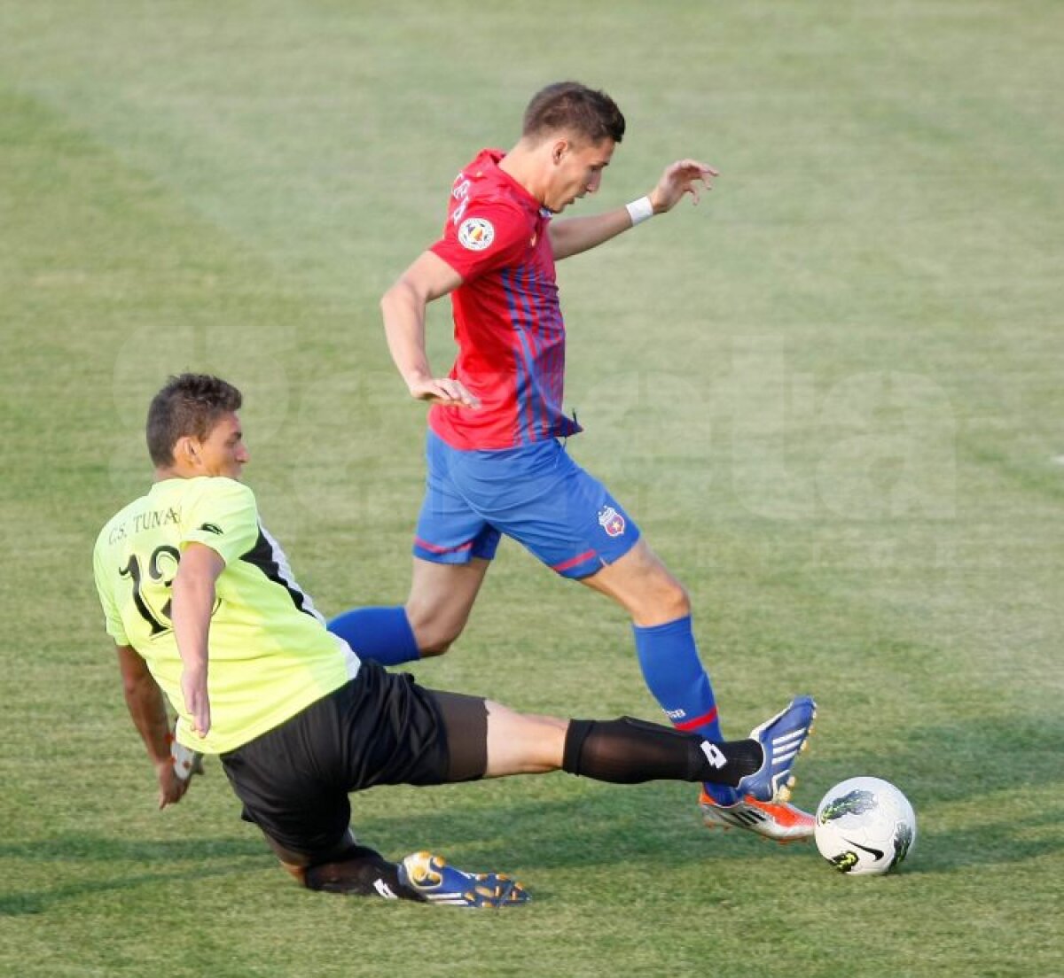 Steaua - CS Tunari 4-0 (Nikolici '5, '52, Burchelea ag. 48, Rusescu '54)