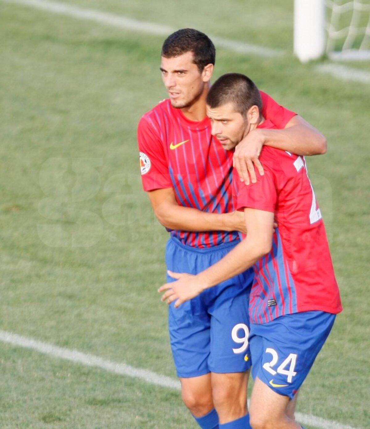 Steaua - CS Tunari 4-0 (Nikolici '5, '52, Burchelea ag. 48, Rusescu '54)