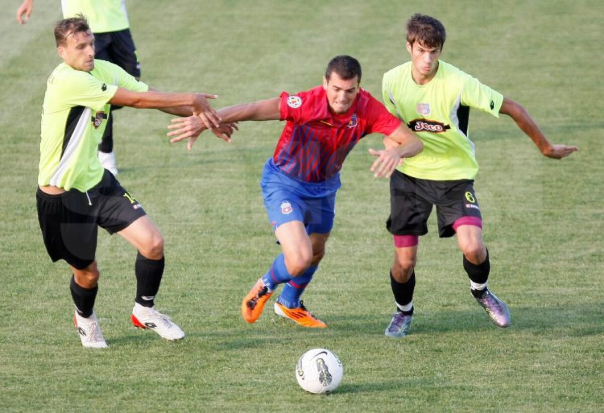 Steaua - CS Tunari 4-0 (Nikolici '5, '52, Burchelea ag. 48, Rusescu '54)