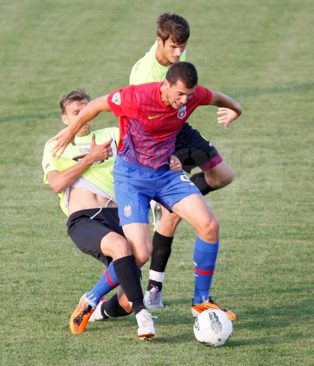 Steaua - CS Tunari 4-0 (Nikolici '5, '52, Burchelea ag. 48, Rusescu '54)