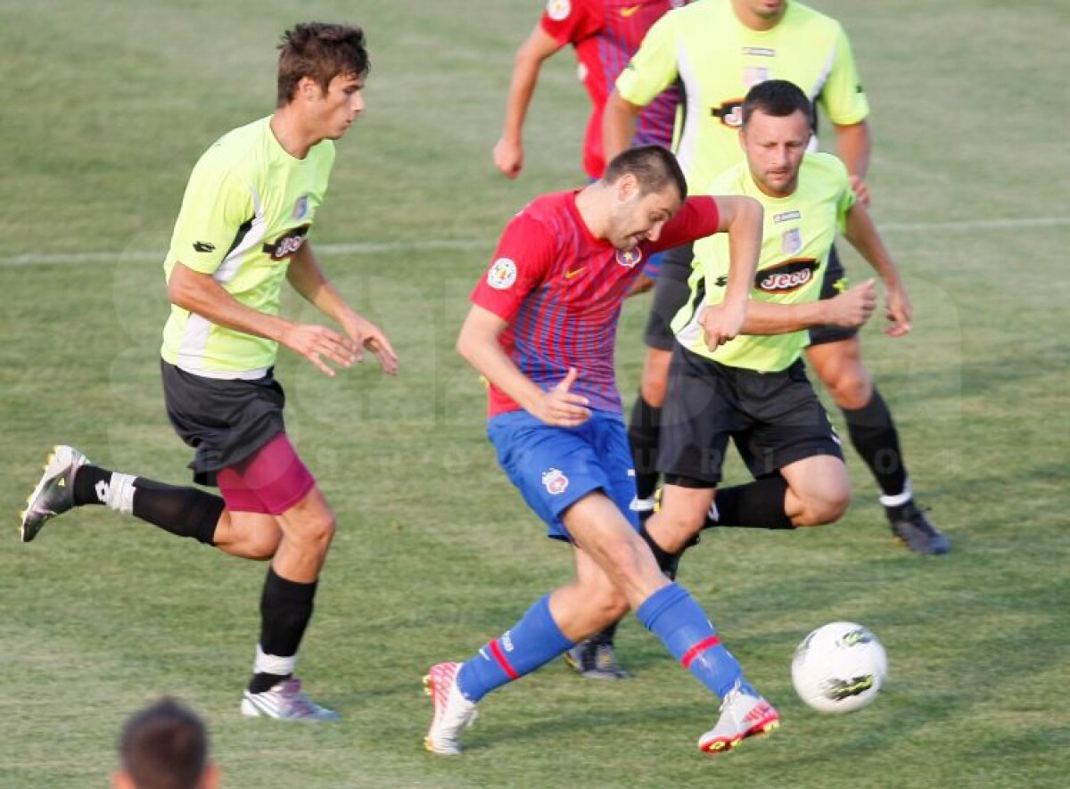 Steaua - CS Tunari 4-0 (Nikolici '5, '52, Burchelea ag. 48, Rusescu '54)