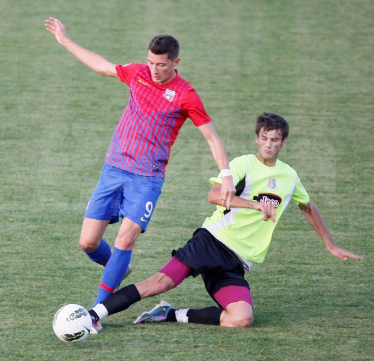 Steaua - CS Tunari 4-0 (Nikolici '5, '52, Burchelea ag. 48, Rusescu '54)