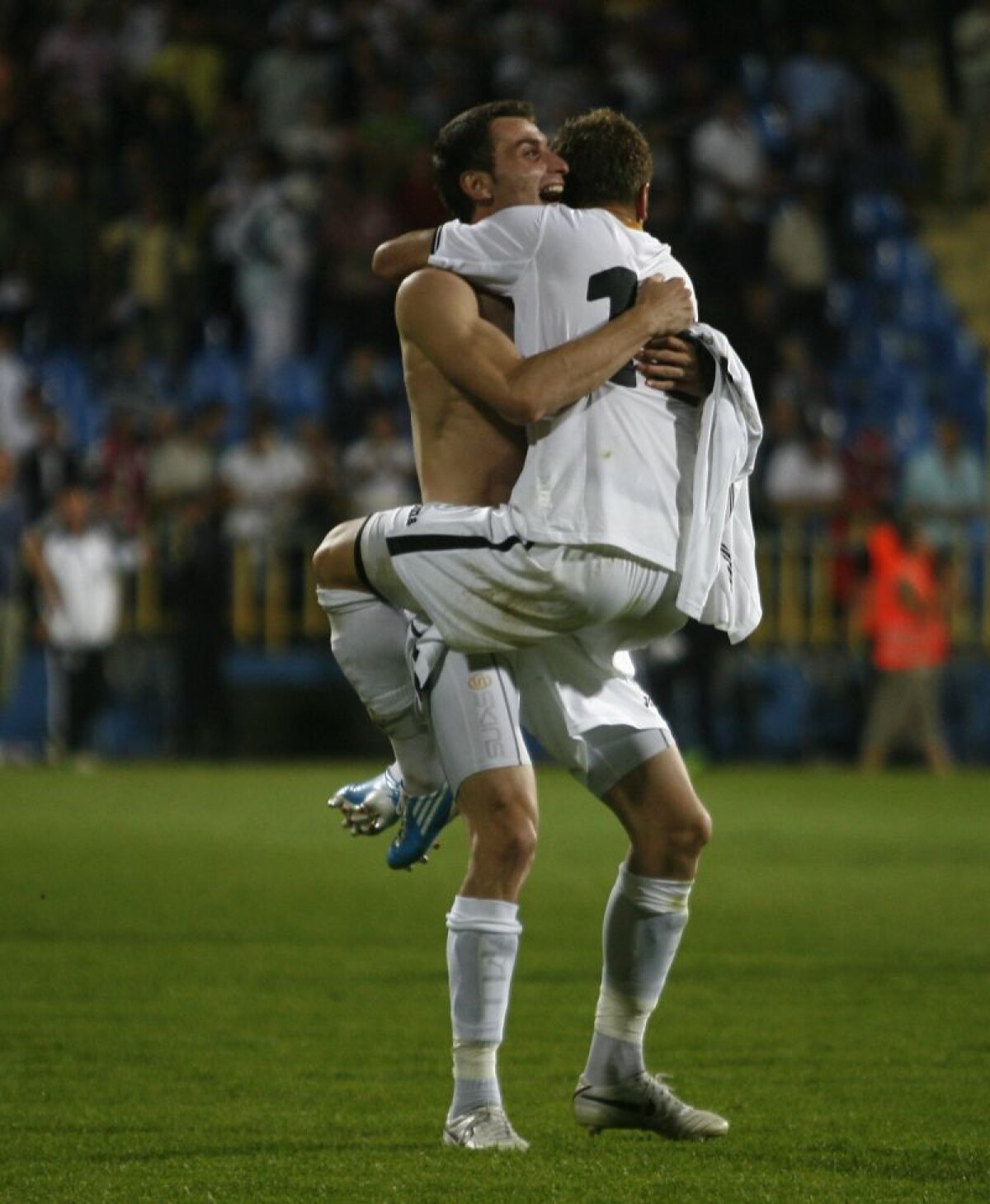 Pleşca i-a oprit pe nemţi! » Gazul trece de Mainz la penalty-uri şi merge în play-off
