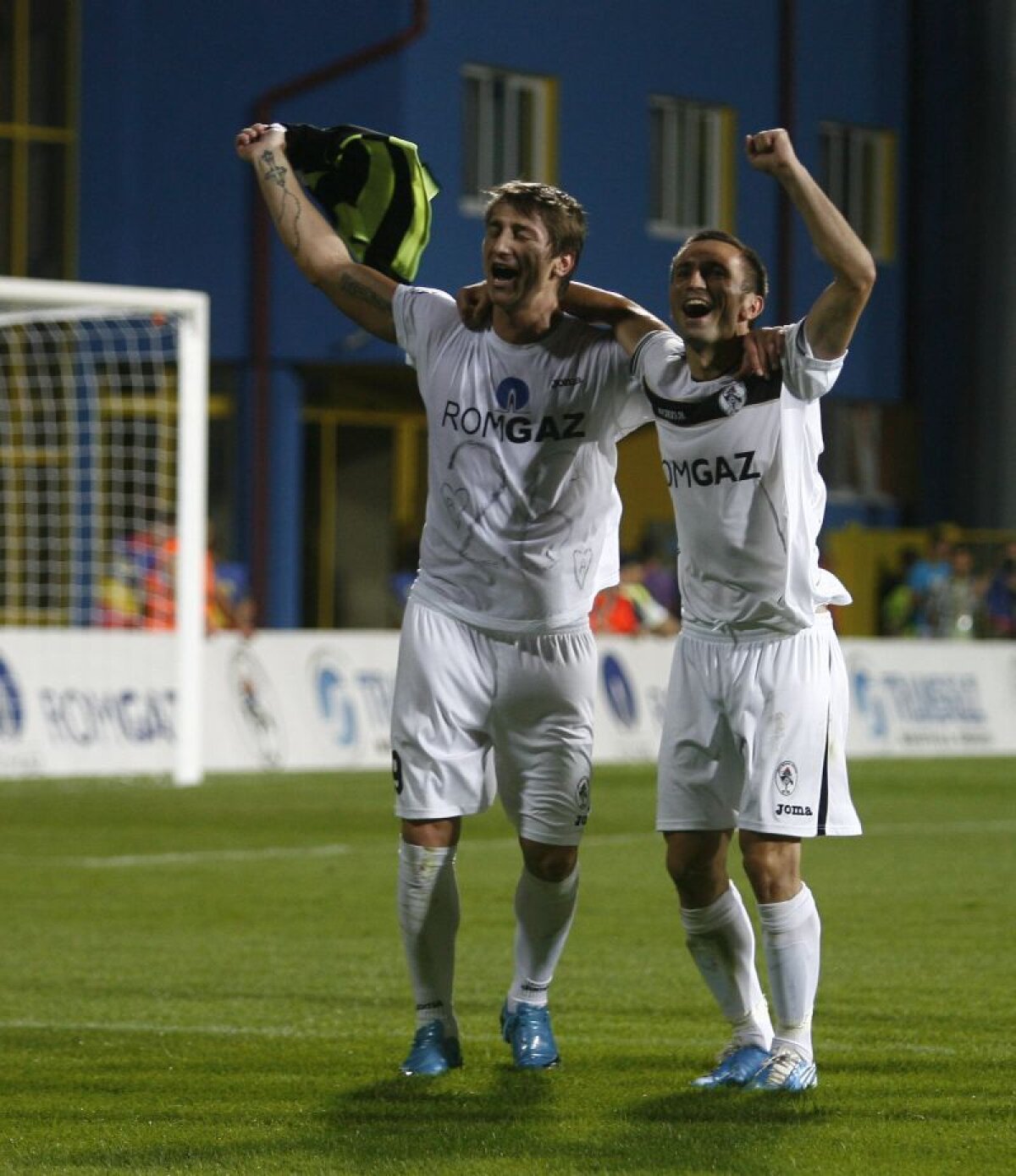 Pleşca i-a oprit pe nemţi! » Gazul trece de Mainz la penalty-uri şi merge în play-off