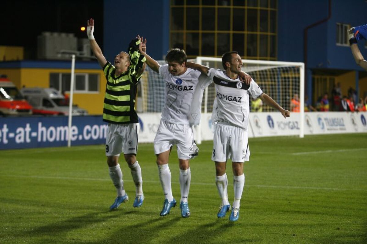 Pleşca i-a oprit pe nemţi! » Gazul trece de Mainz la penalty-uri şi merge în play-off
