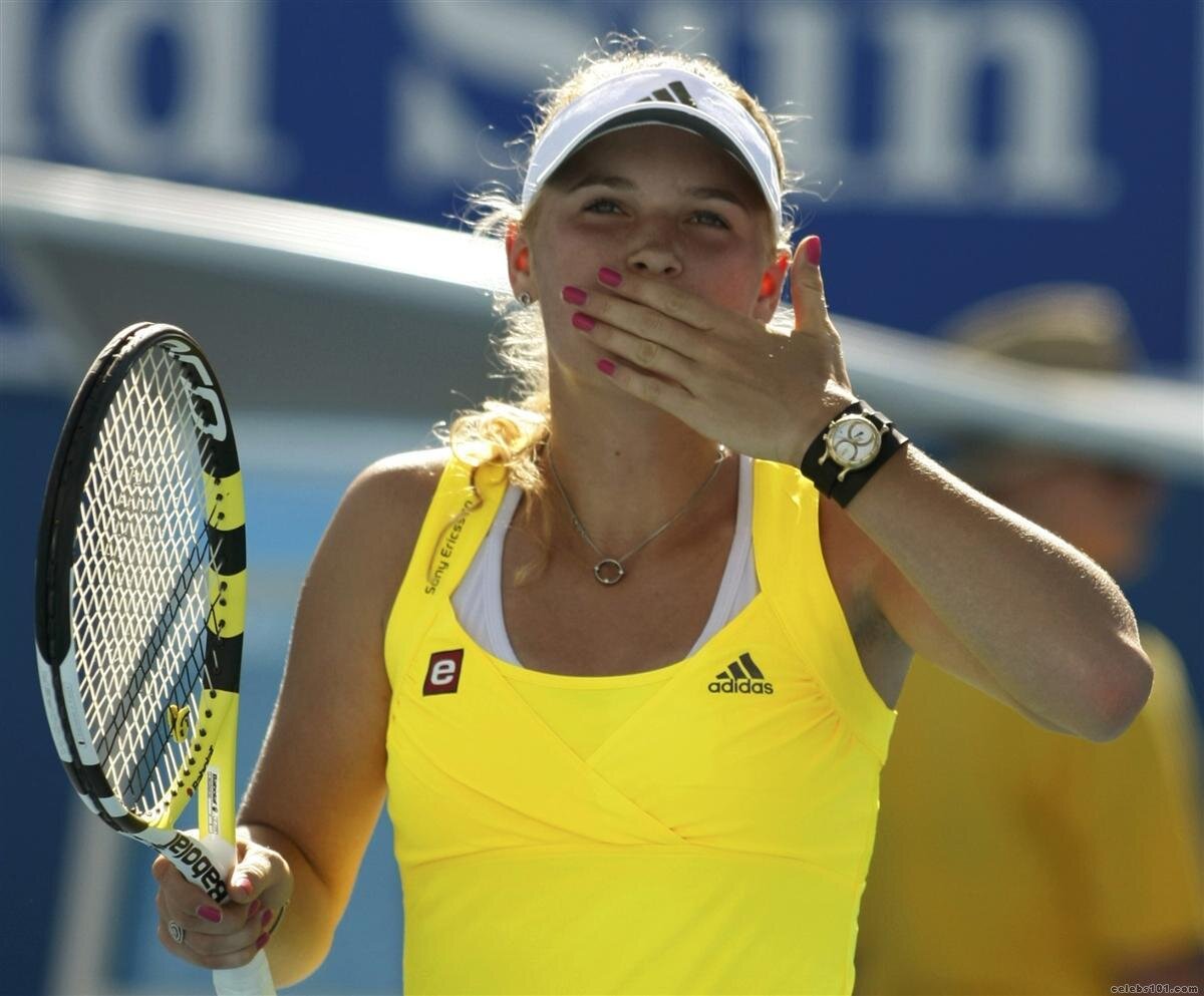 GALERIE FOTO » Maria Şarapova, un an de 25 de milioane de dolari