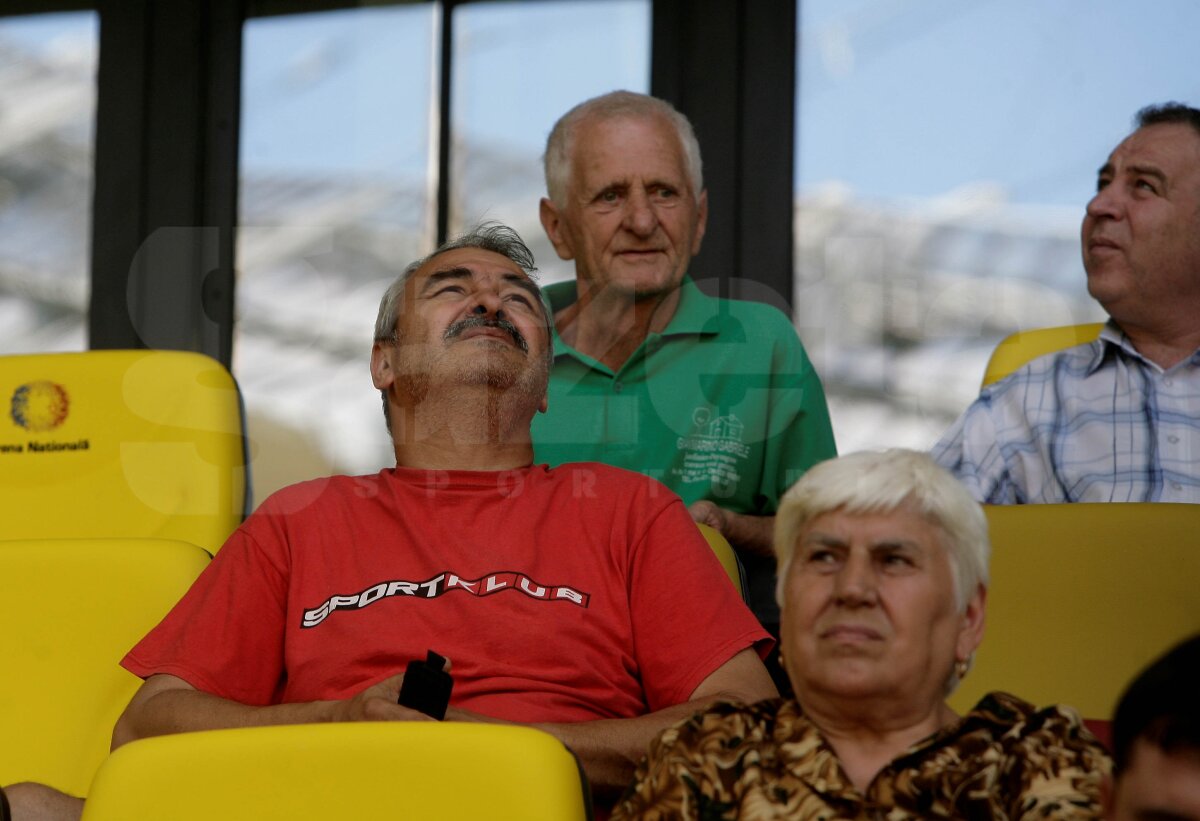 GALERIE FOTO » Peste 100.000 de oameni au vizitat Naţional Arena!