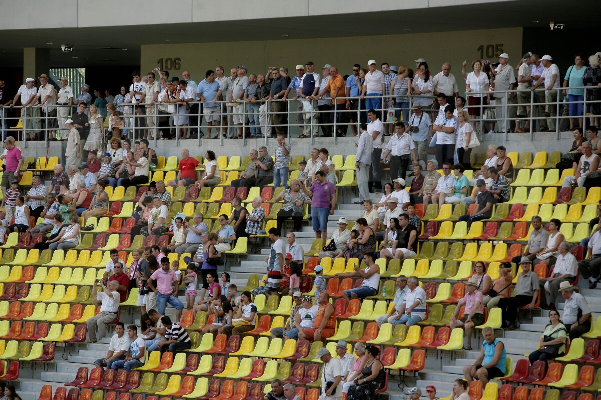 GALERIE FOTO » Peste 100.000 de oameni au vizitat Naţional Arena!