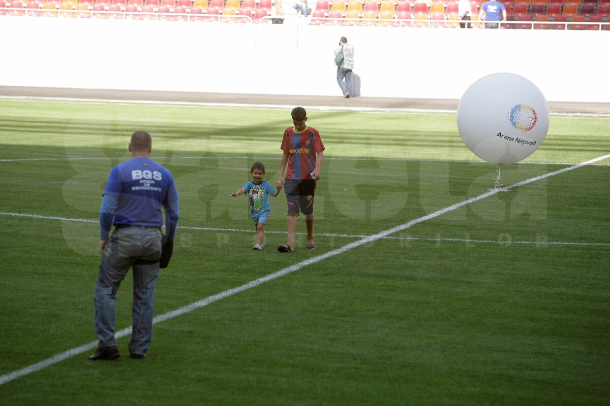 GALERIE FOTO » Peste 100.000 de oameni au vizitat Naţional Arena!