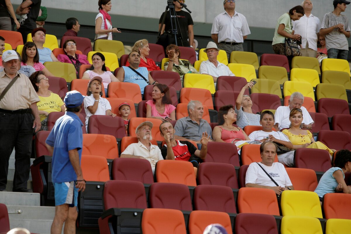 GALERIE FOTO » Peste 100.000 de oameni au vizitat Naţional Arena!