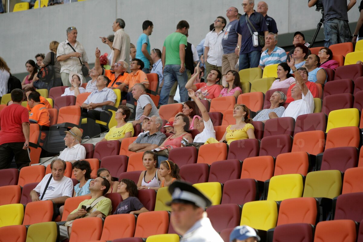 GALERIE FOTO » Peste 100.000 de oameni au vizitat Naţional Arena!