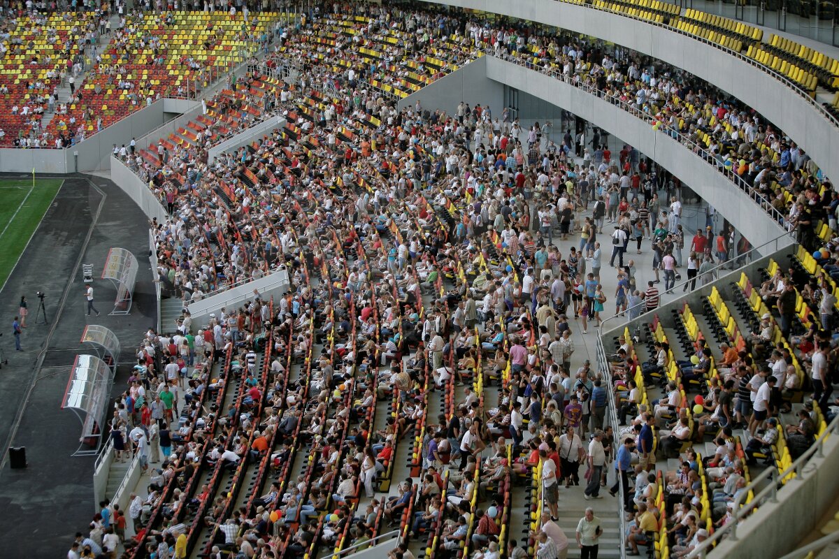 GALERIE FOTO » Peste 100.000 de oameni au vizitat Naţional Arena!