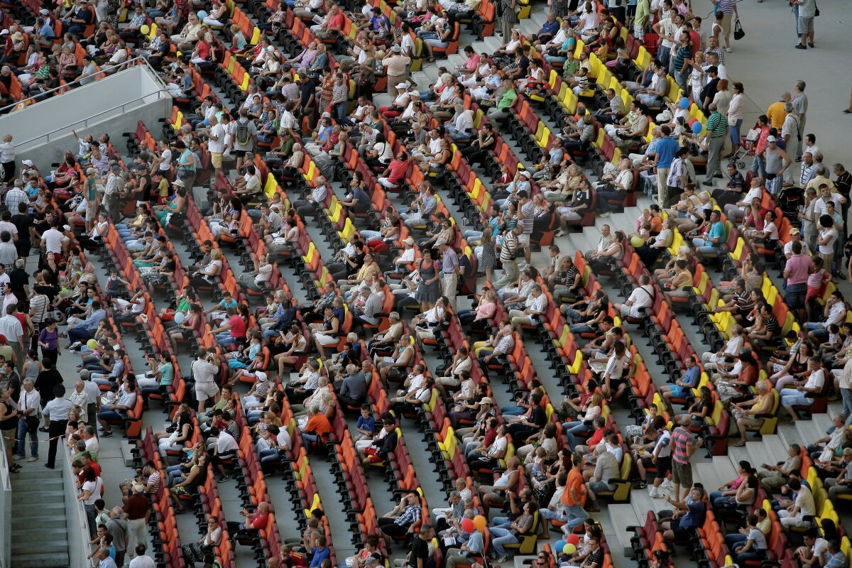 GALERIE FOTO » Peste 100.000 de oameni au vizitat Naţional Arena!