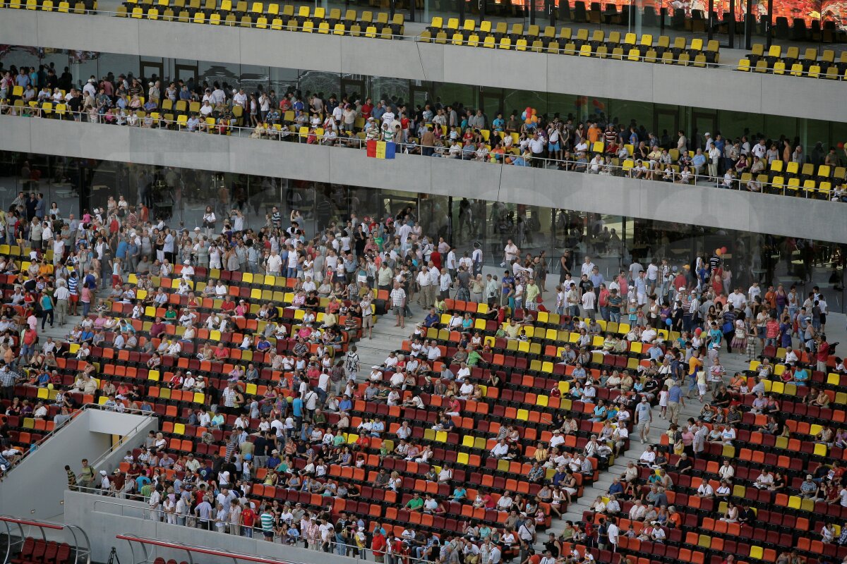 GALERIE FOTO » Peste 100.000 de oameni au vizitat Naţional Arena!