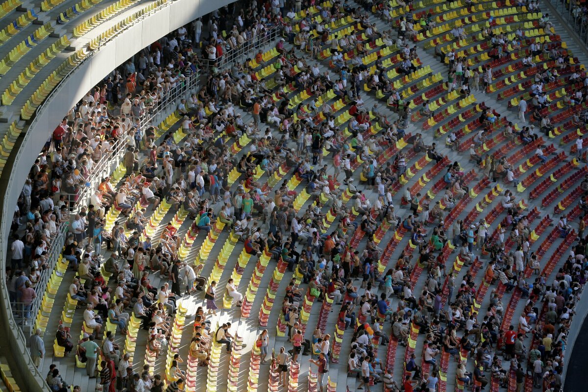 GALERIE FOTO » Peste 100.000 de oameni au vizitat Naţional Arena!