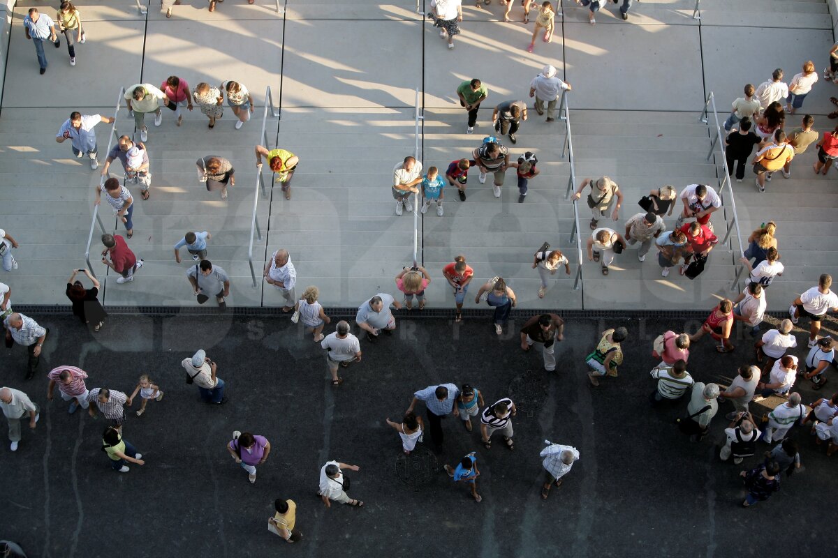 GALERIE FOTO » Peste 100.000 de oameni au vizitat Naţional Arena!