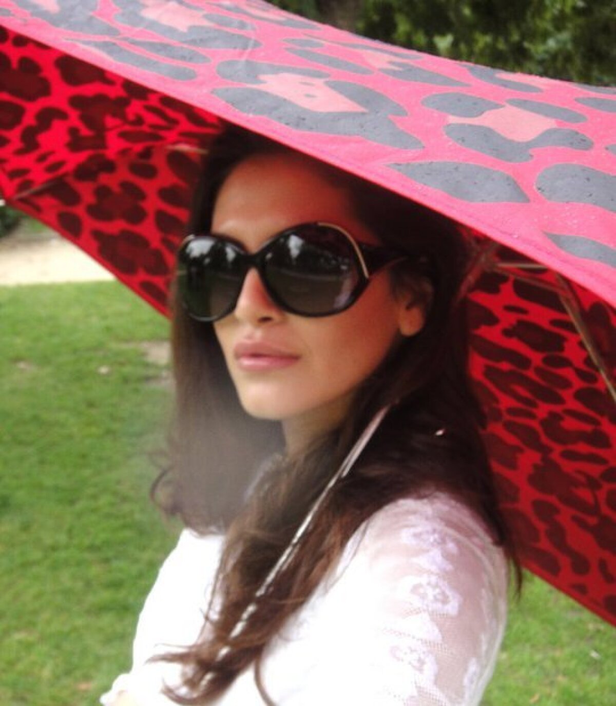 GALERIE FOTO » Ea este iubita lui Mihai Răduţ » Frumoasa brunetă este pasionată de limba arabă