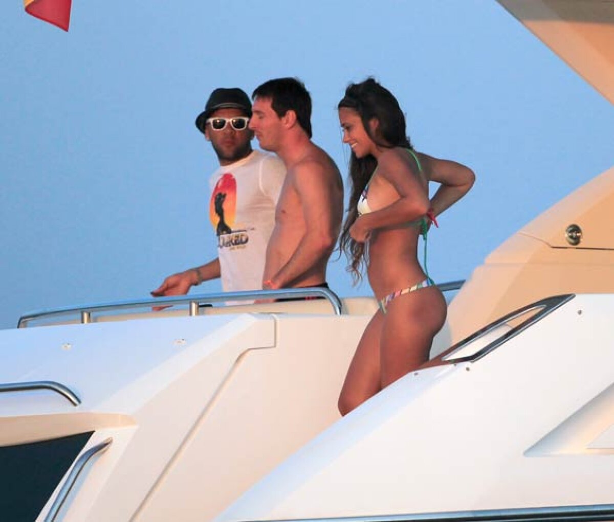 GALERIE FOTO » Iubita lui Messi ar înnebuni pe oricine cu formele sale! L-a convins pe Leo să se împace cu ea