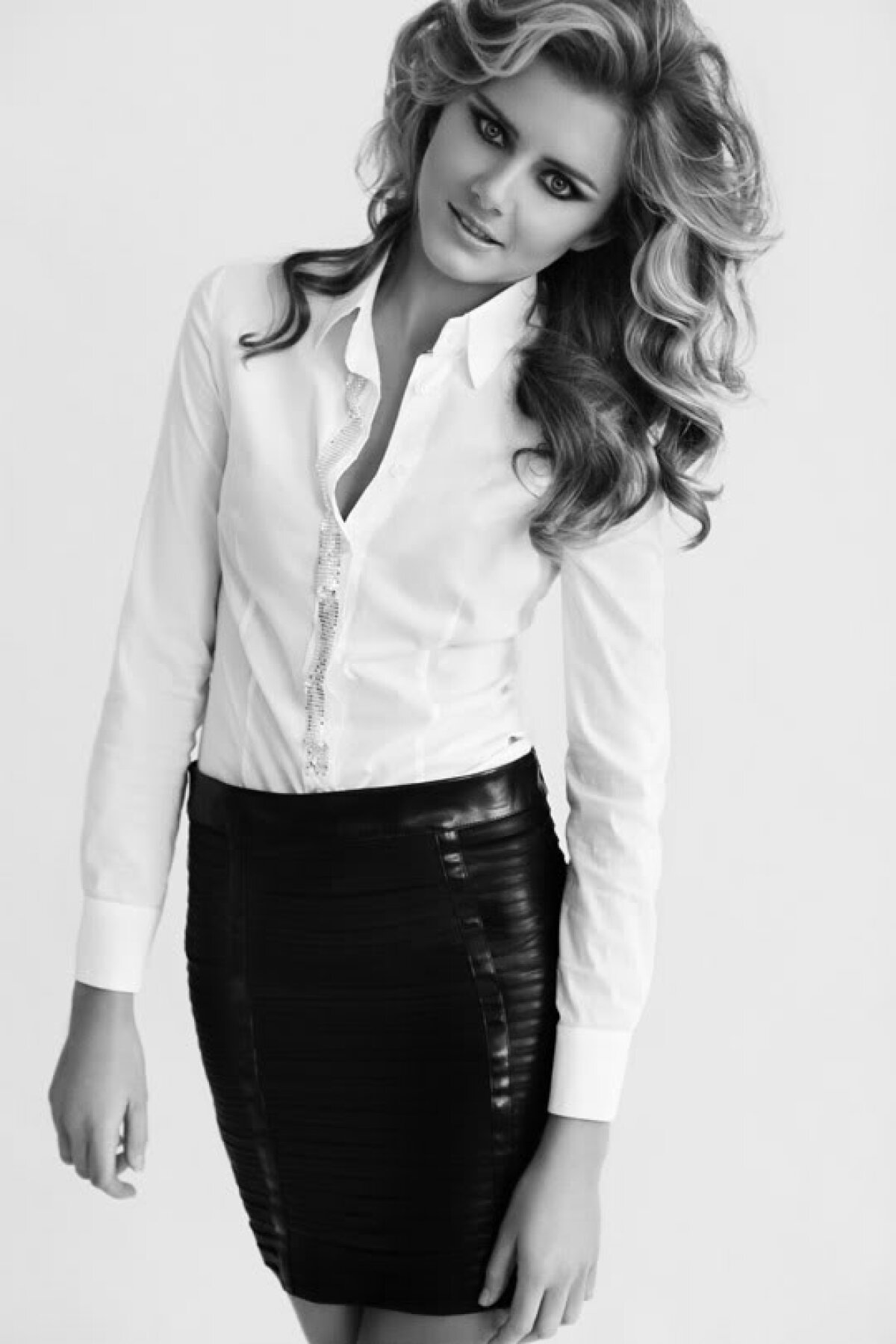 GALERIE FOTO » Hantuchova, una dintre cele mai frumoase jucătoare de tenis, se pregăteşte pentru 2012