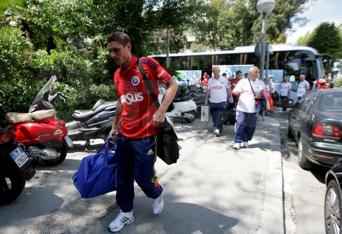 FOTO "Tricolorii" s-au antrenat la Ricione » Mutu a fost asaltat de fani