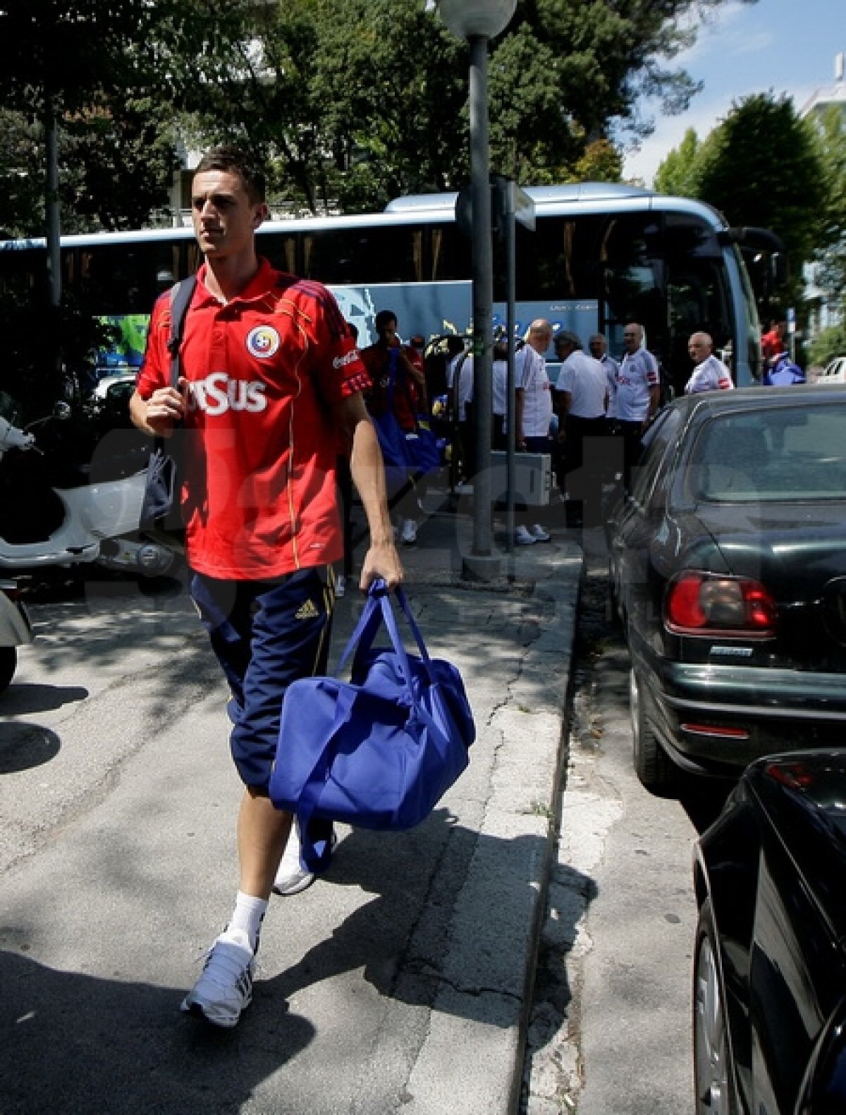 FOTO "Tricolorii" s-au antrenat la Ricione » Mutu a fost asaltat de fani