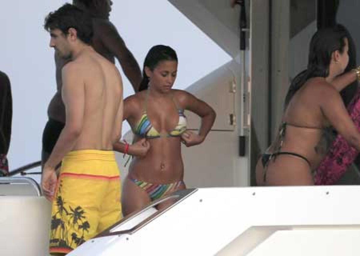 GALERIE FOTO » Iubita lui Messi ar înnebuni pe oricine cu formele sale! L-a convins pe Leo să se împace cu ea