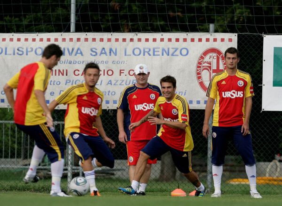 FOTO "Tricolorii" s-au antrenat la Ricione » Mutu a fost asaltat de fani