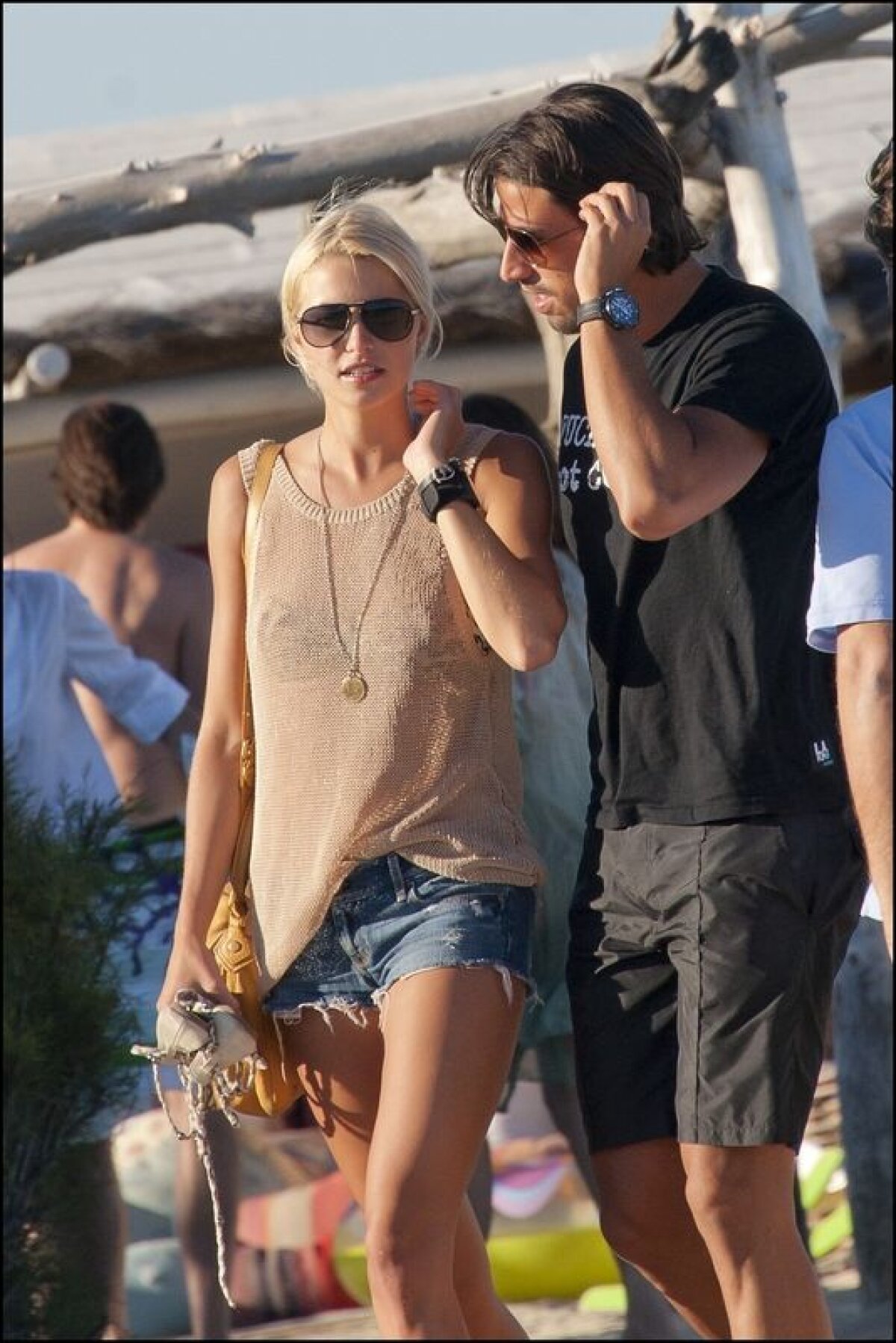 FOTO » Sami Khedira, în vacanţă la Saint Tropez cu frumoasa lui iubită