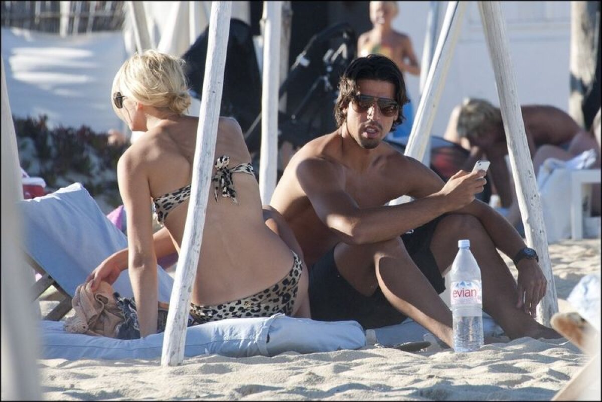 FOTO » Sami Khedira, în vacanţă la Saint Tropez cu frumoasa lui iubită