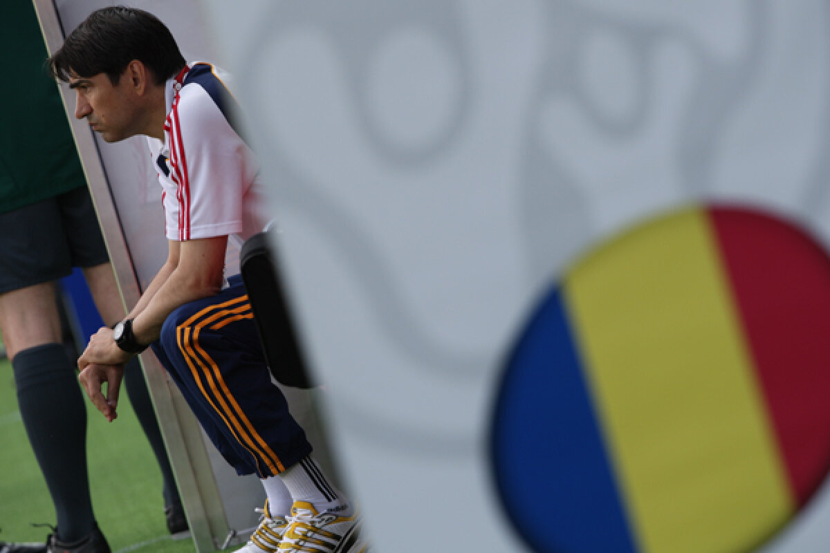 "Tricolorii" s-au chinuit cu cea mai slabă naţională din lume. San Marino - România 0-1