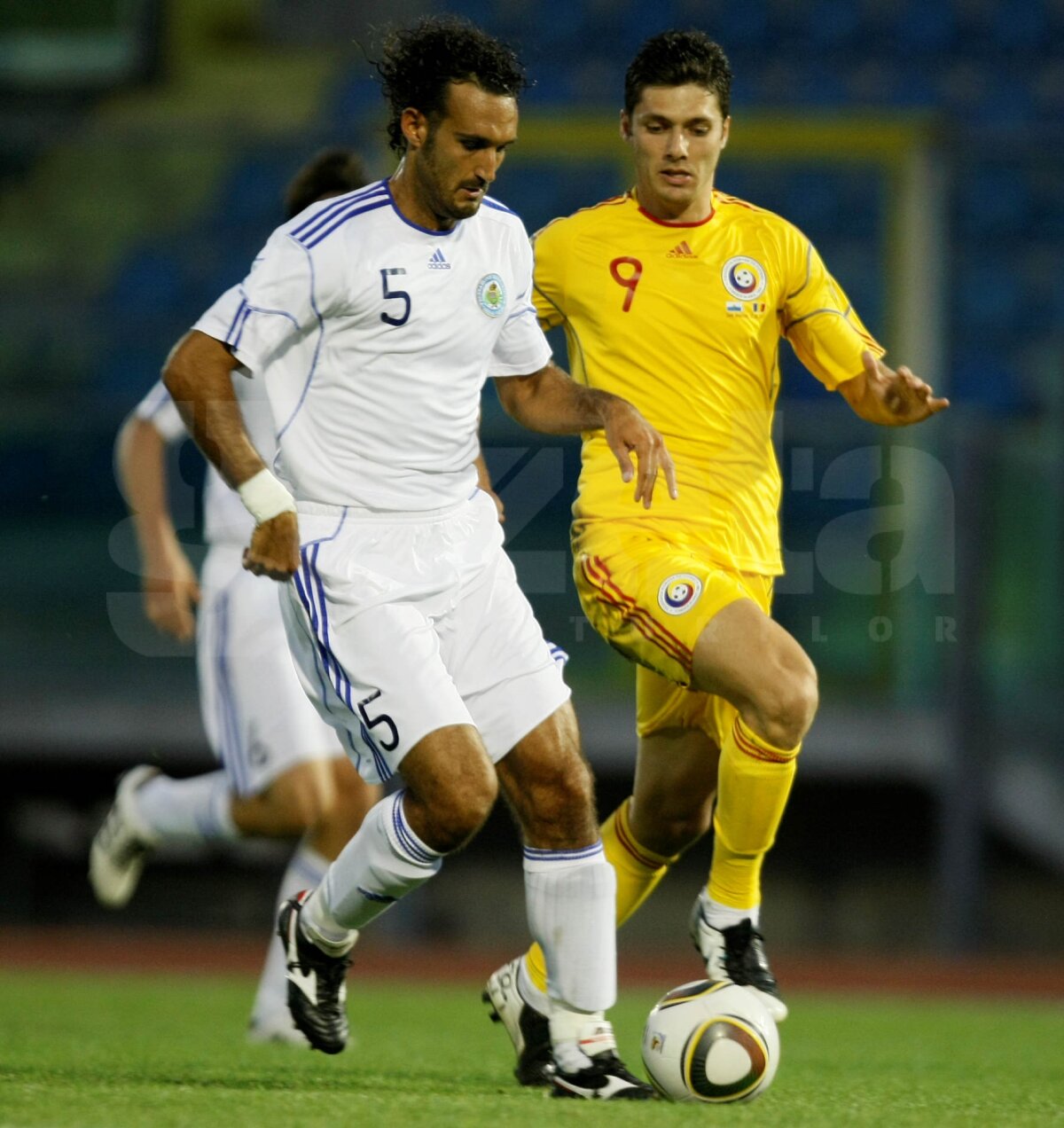 "Tricolorii" s-au chinuit cu cea mai slabă naţională din lume. San Marino - România 0-1