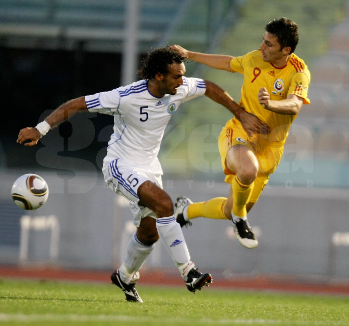 "Tricolorii" s-au chinuit cu cea mai slabă naţională din lume. San Marino - România 0-1