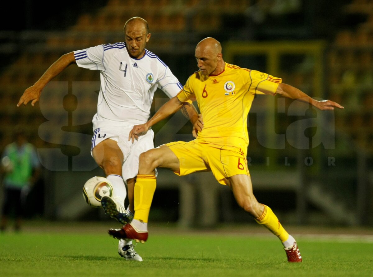 "Tricolorii" s-au chinuit cu cea mai slabă naţională din lume. San Marino - România 0-1