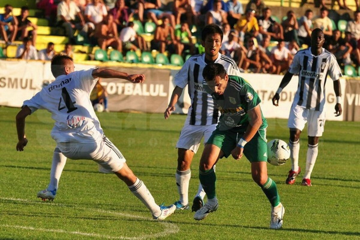 FOTO Şumudică a revitalizat Astra » CS Mioveni - Astra 0-1