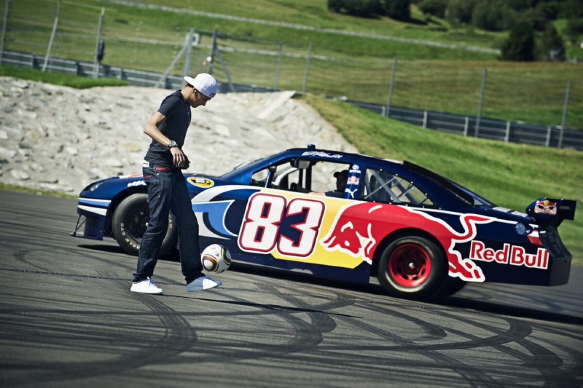 Neymar face show şi în afara gazonului » A condus un Audi RS5 cu peste 200 km/h şi a luat primele lecţii de pilotaj!