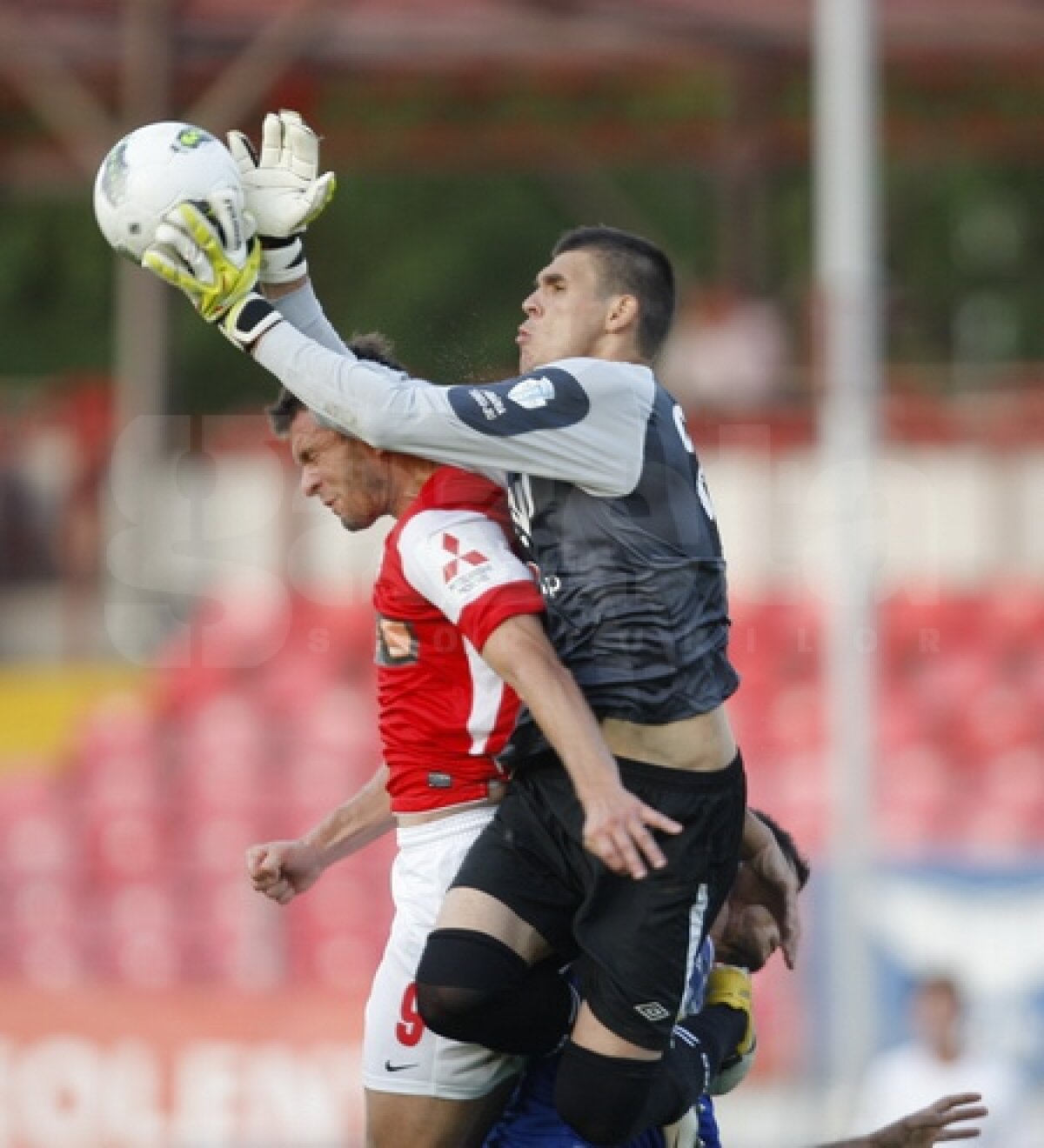 Victoria veteranilor » Dănciulescu şi Niculae au adus a treia victorie pentru Dinamo