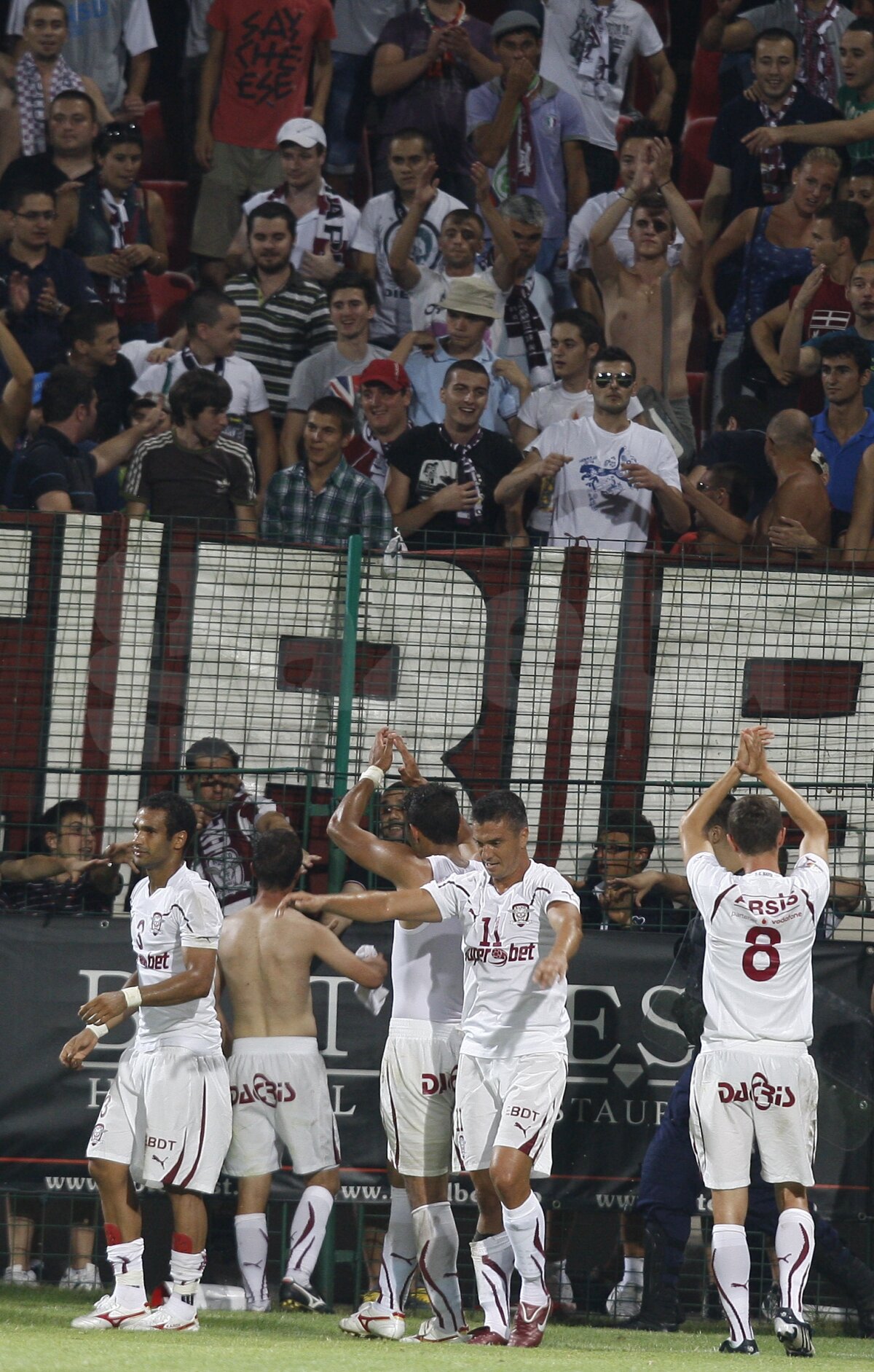 VIDEO Cronica partidei Petrolul - Rapid (0-1) scrisă de Maria Andrieş » Dansînd cu lupii