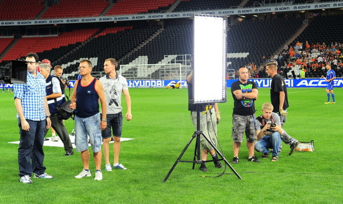 VIDEO Imagini de la videoclipul filmat de Mircea Lucescu!