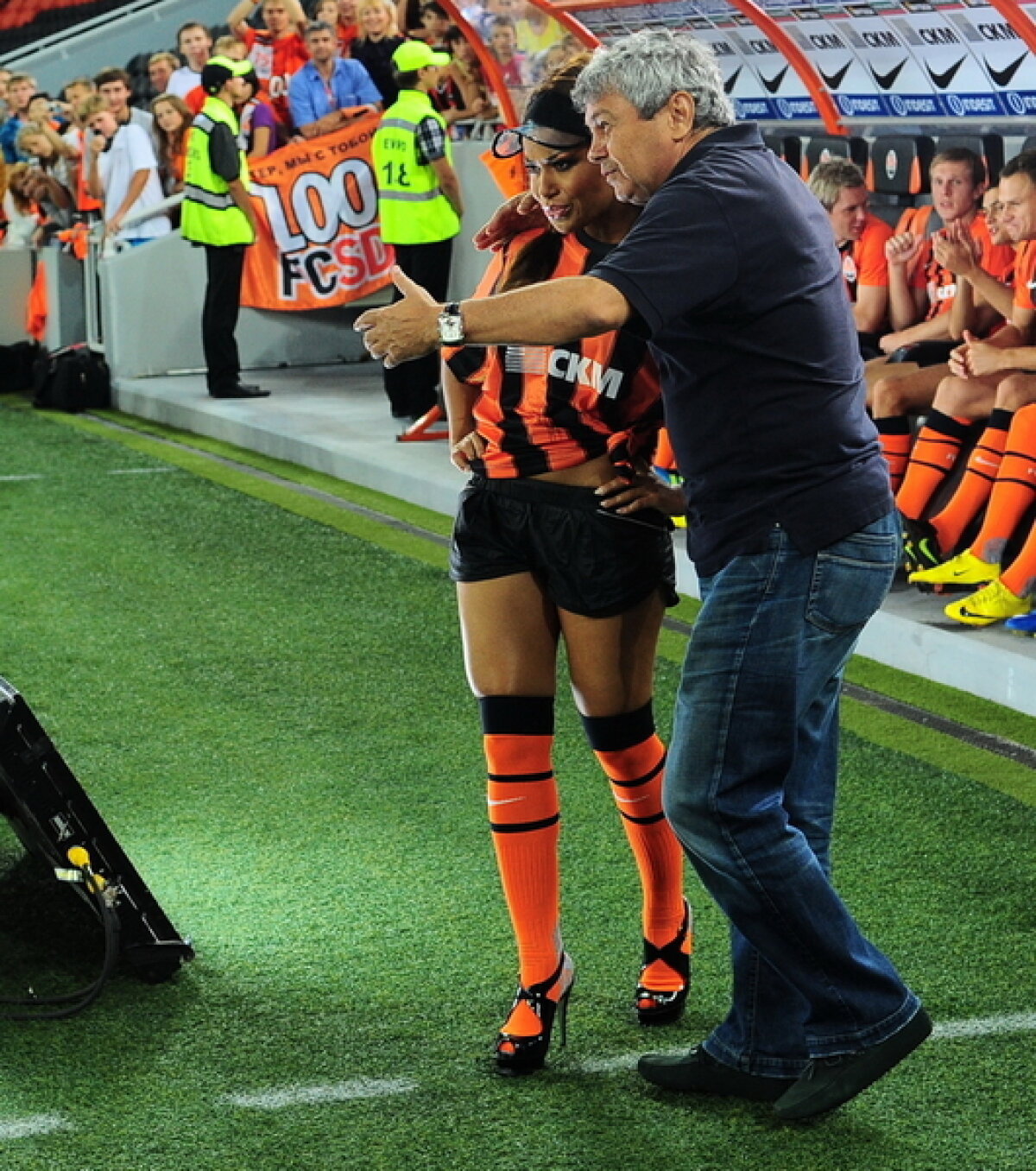 VIDEO Imagini de la videoclipul filmat de Mircea Lucescu!