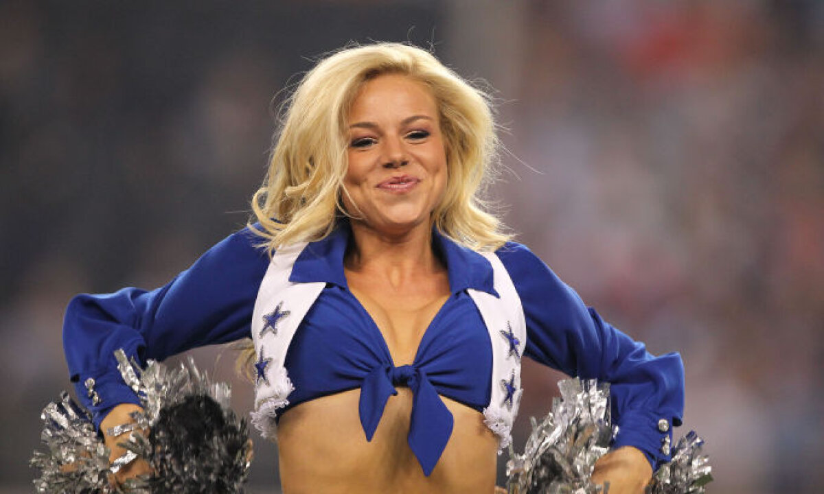 FOTO VEZI de ce sînt bărbaţii înnebuniţi după fotbalul american!