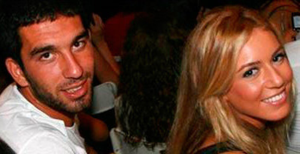 GALERIE FOTO » Atletico a transferat-o şi pe cea mai frumoasă femeie din Turcia, odată cu Arda!