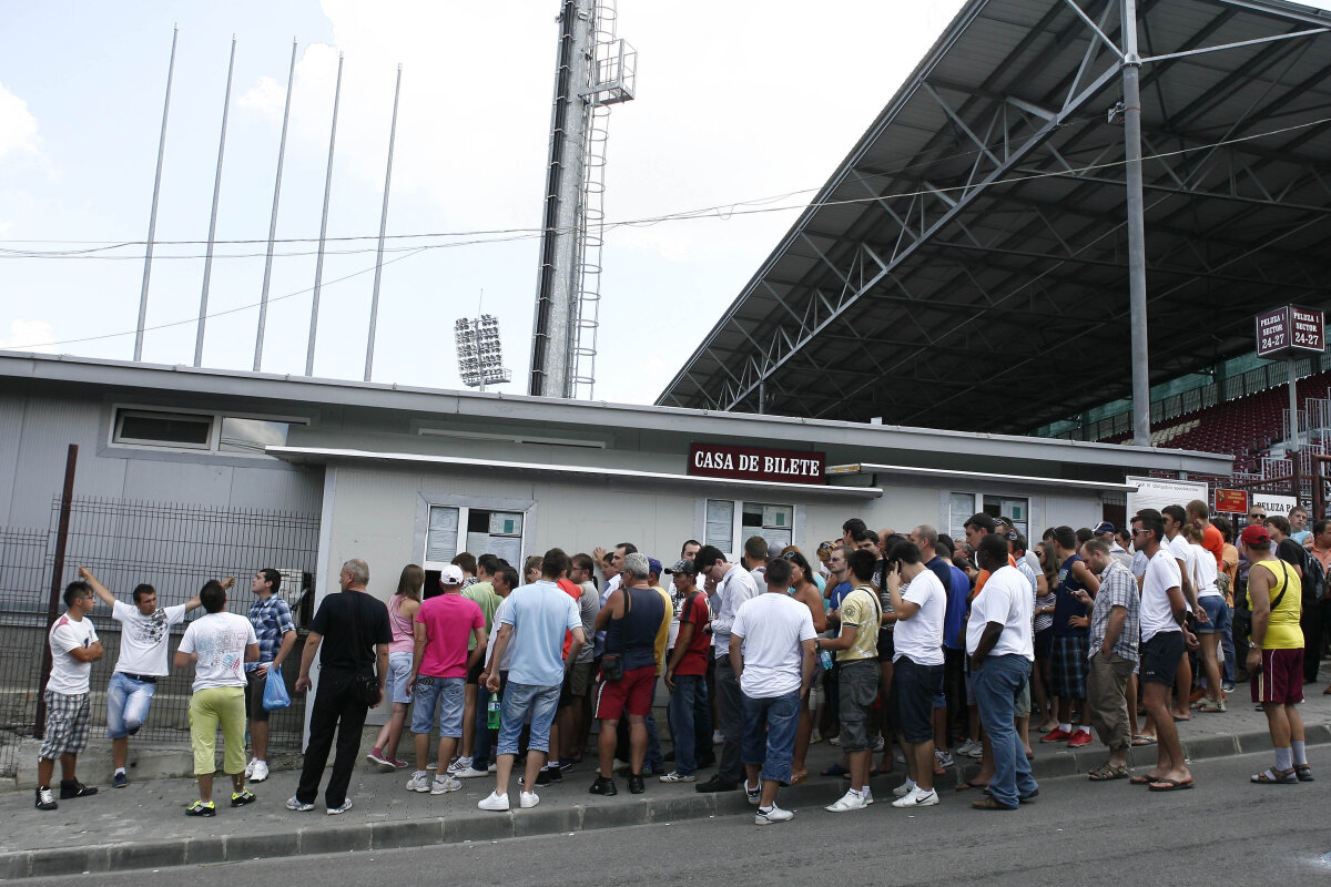 GALERIE FOTO Nebunie la Cluj: s-au vîndut deja peste 10.000 de bilete pentru Steaua - ŢSKA!