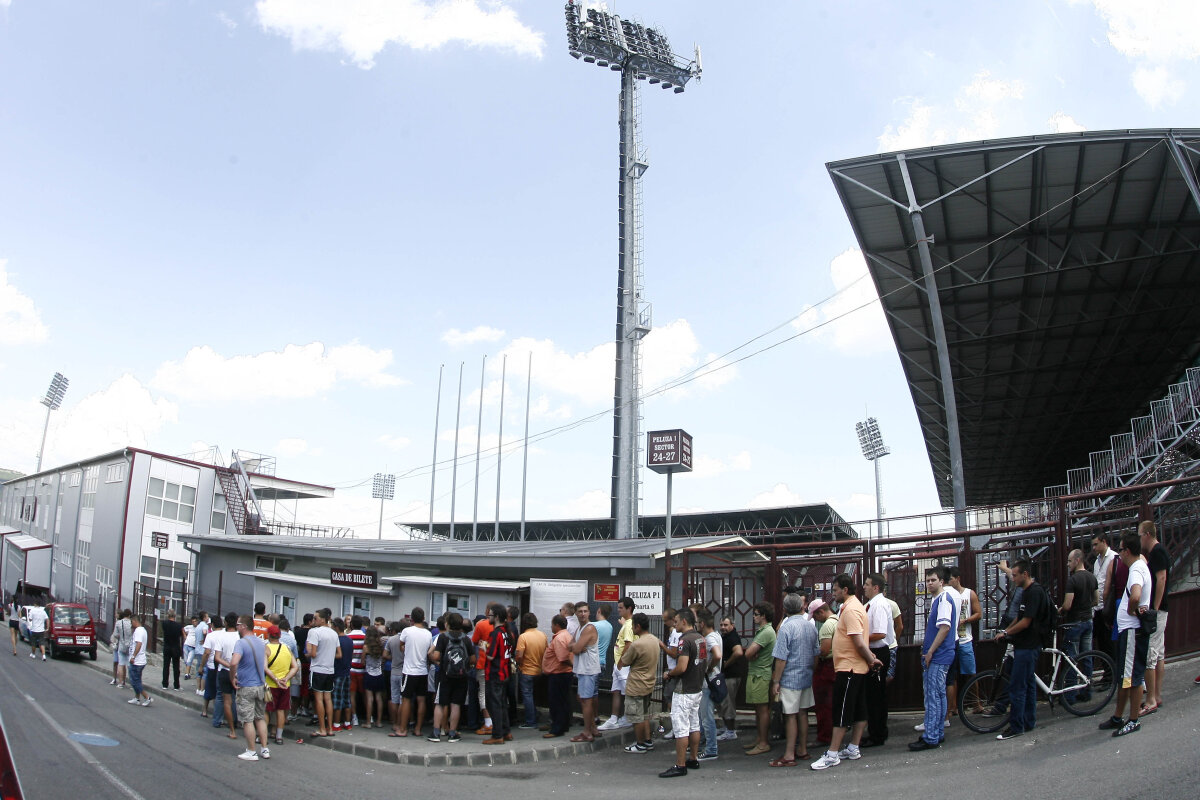 GALERIE FOTO Nebunie la Cluj: s-au vîndut deja peste 10.000 de bilete pentru Steaua - ŢSKA!
