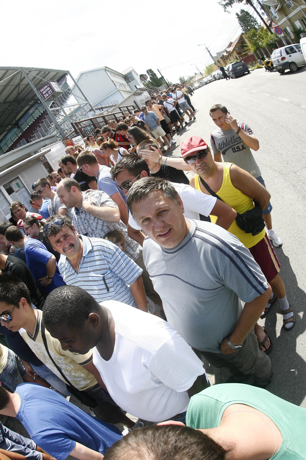 GALERIE FOTO Nebunie la Cluj: s-au vîndut deja peste 10.000 de bilete pentru Steaua - ŢSKA!