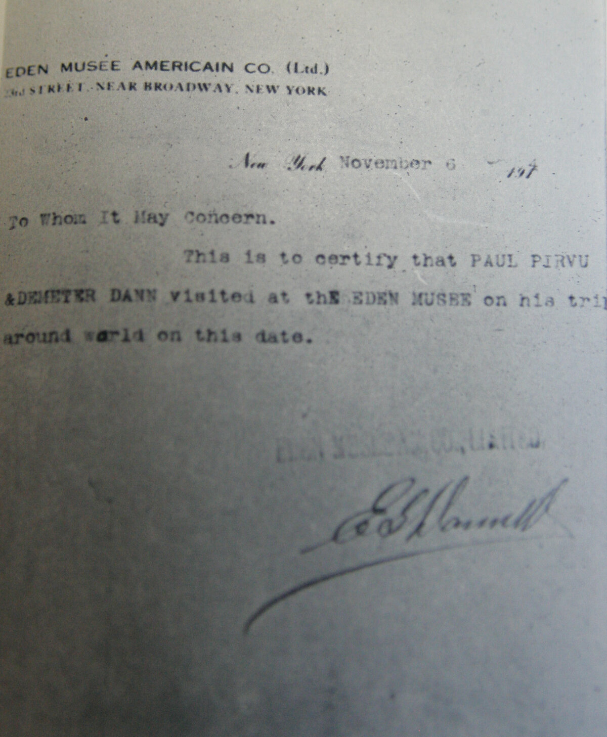 EXCLUSIV 100.000km pe jos în jurul lumii: de la cupolele „învelite în 350kg de aur” la legenda asasinilor din Iran! O aventură monumentală, nespusă, a 4 români: unul a murit drogat cu opiu în India, altul căzut de pe stânci, al treilea cu picioarele amputate!