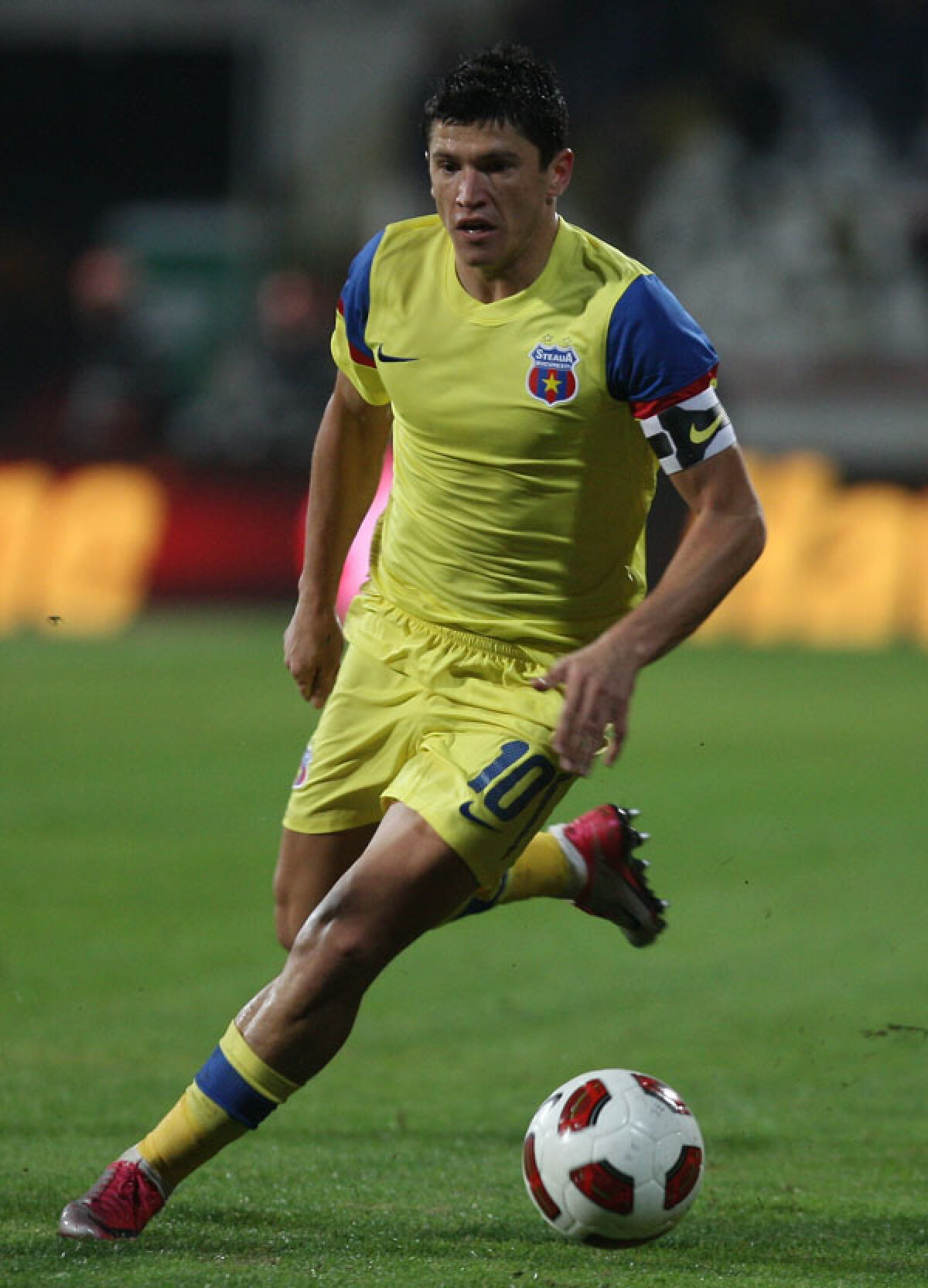 De ce-l protejează patronul stelist pe Dodel :) » Fata lui Becali e fan Tănase!