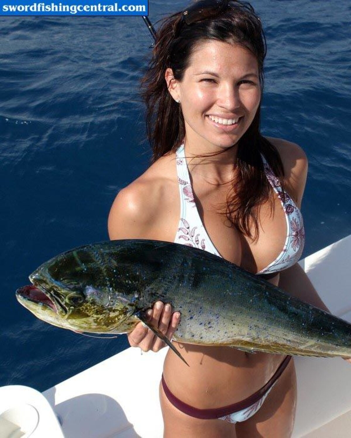 GALERIE FOTO » Şi fetele se pricep la pescuit ;)